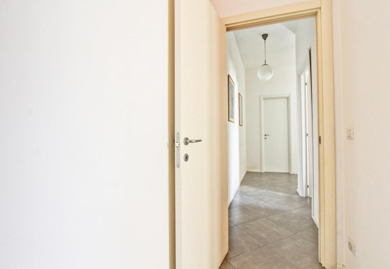 Roma Centro Storico * * * * *- Via Torino Suite מראה חיצוני תמונה